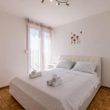Larus Apartmán